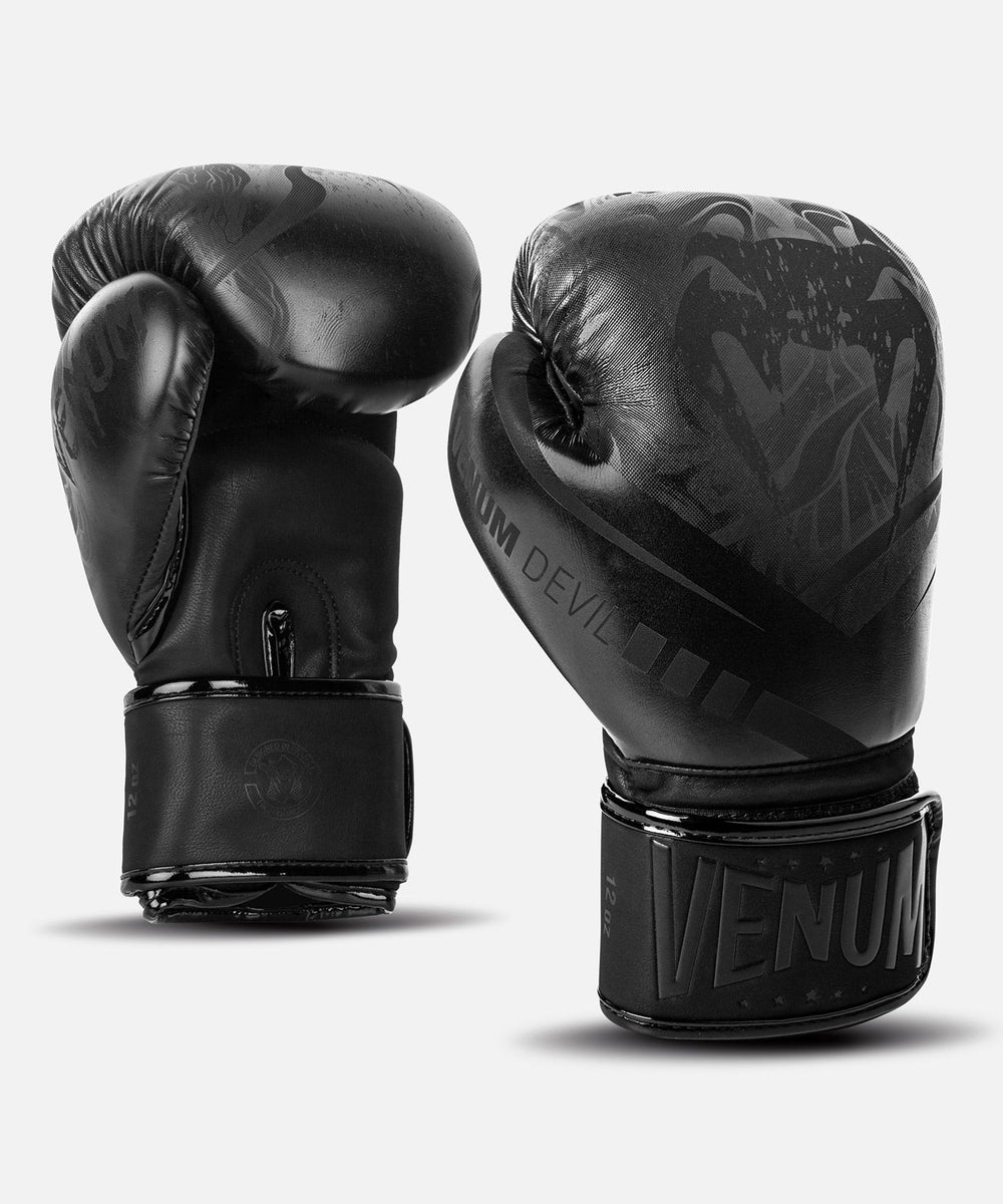VENUM DEVIL MUAY THAI BOXING GLOVES 8 16 OZ BLACK BLACK AAGsport