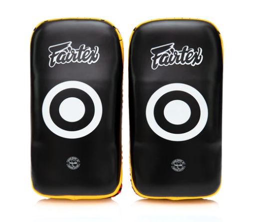 Pads De Boxe Thaï Fairtex KPLC2 - Courbés, Cuir Vache - 38x20x10cm - Noir/Blanc