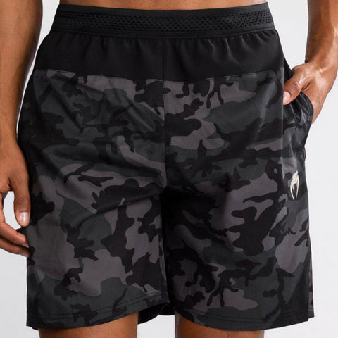 VNMUFC-00260-650 UFC Adrenaline von Venum Fight Week Performance Herren-Shorts, M/L, Desert Camo