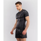 Venum-06296-126 Streamline Short Sleeve Rashguard Size M-XL Black Gold
